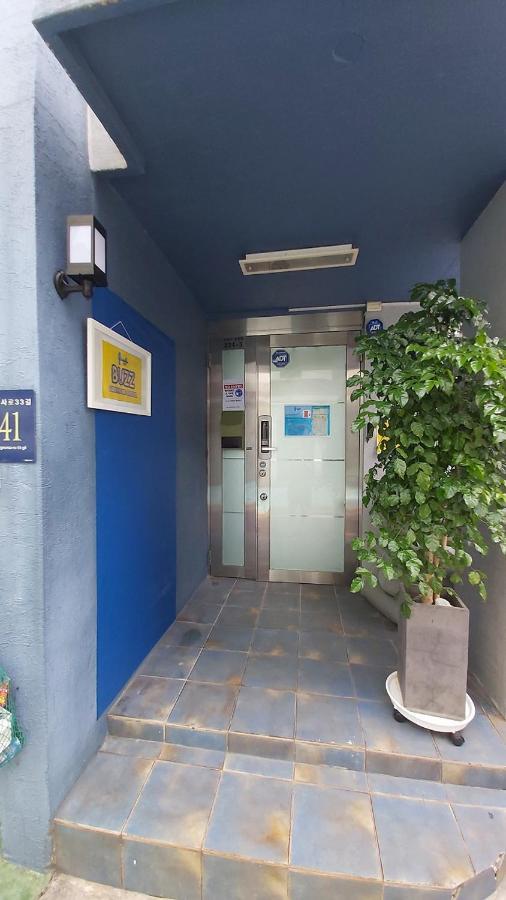 Buzz Guesthouse Hostel Seoul Luaran gambar